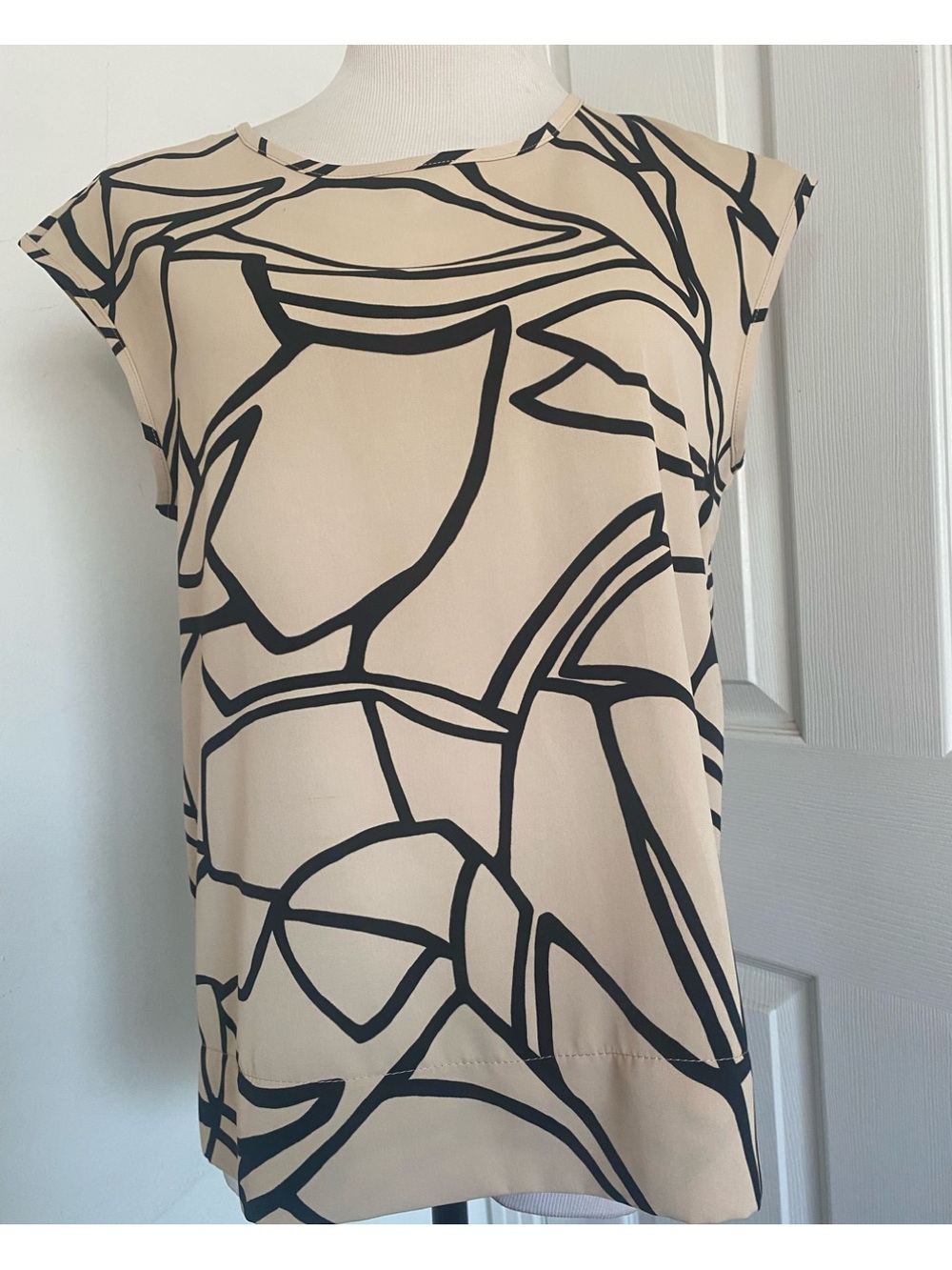 Joseph Ribkoff Abstract Sleeveless Top - Picture 2 of 12